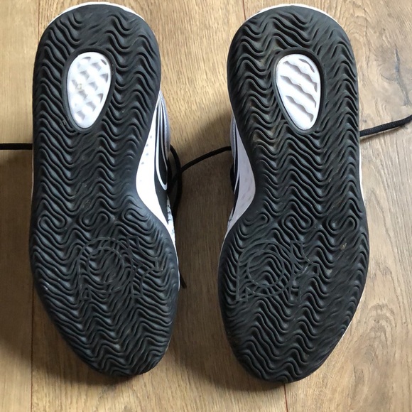 COPY - Nike KD TREY 5 VIII. Youth5 size I am a 7 woman and they fit. - Picture 4 of 4